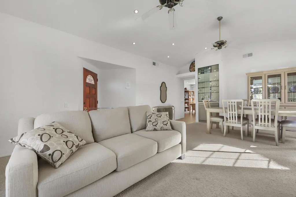 56554 Avenida Del Sol, Cathedral City, California 92234 home-pic-6