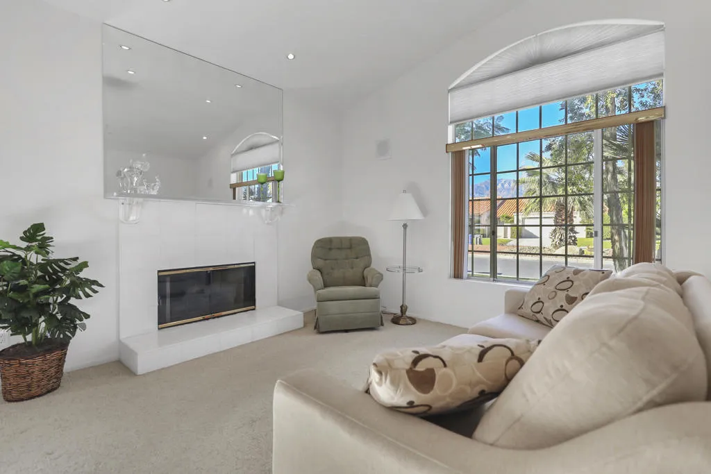 56554 Avenida Del Sol, Cathedral City, California 92234 home-pic-3