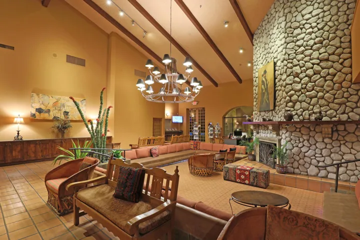 clubhouse1_inside_lg