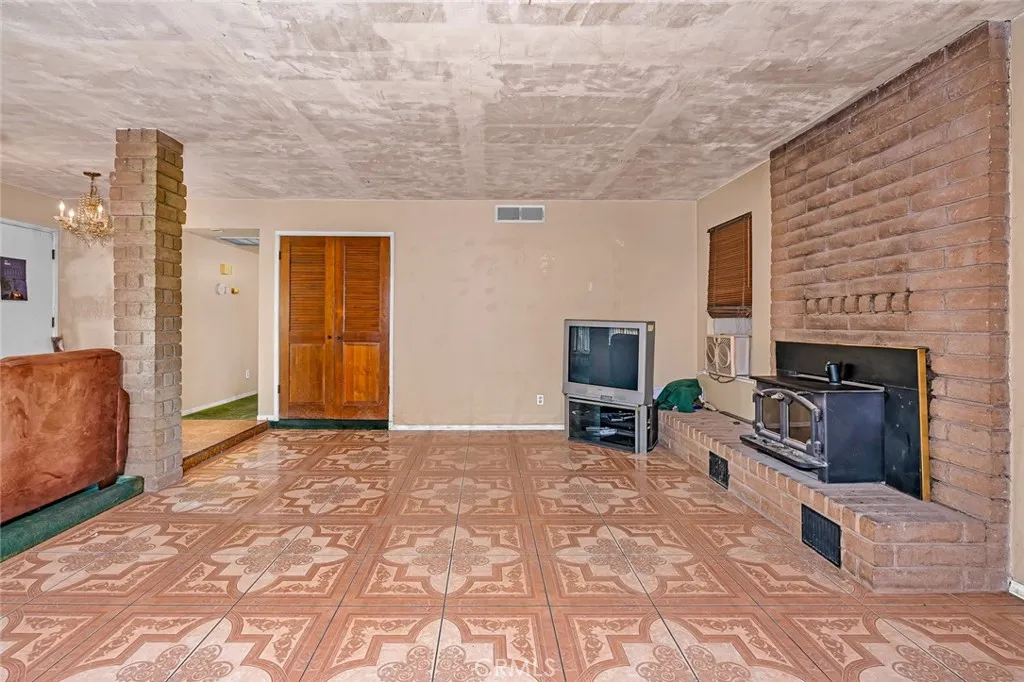 2160 3rd Street, Sanger, California 93657 home-pic-9