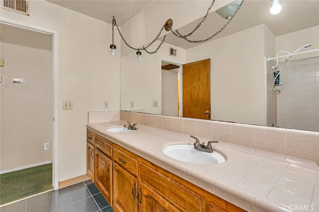 2160 3rd Street, Sanger, California 93657 home-pic-21