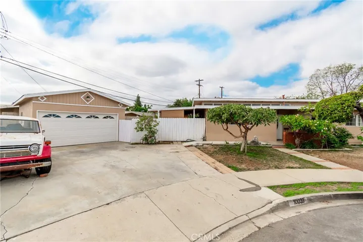 10039 Guilford, Whittier, California 90605