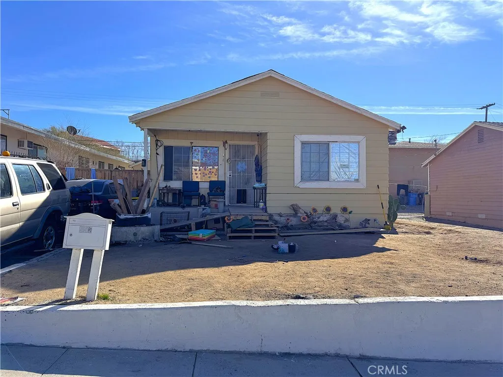 550 W Fredricks, Barstow, California 92311 home-pic-1