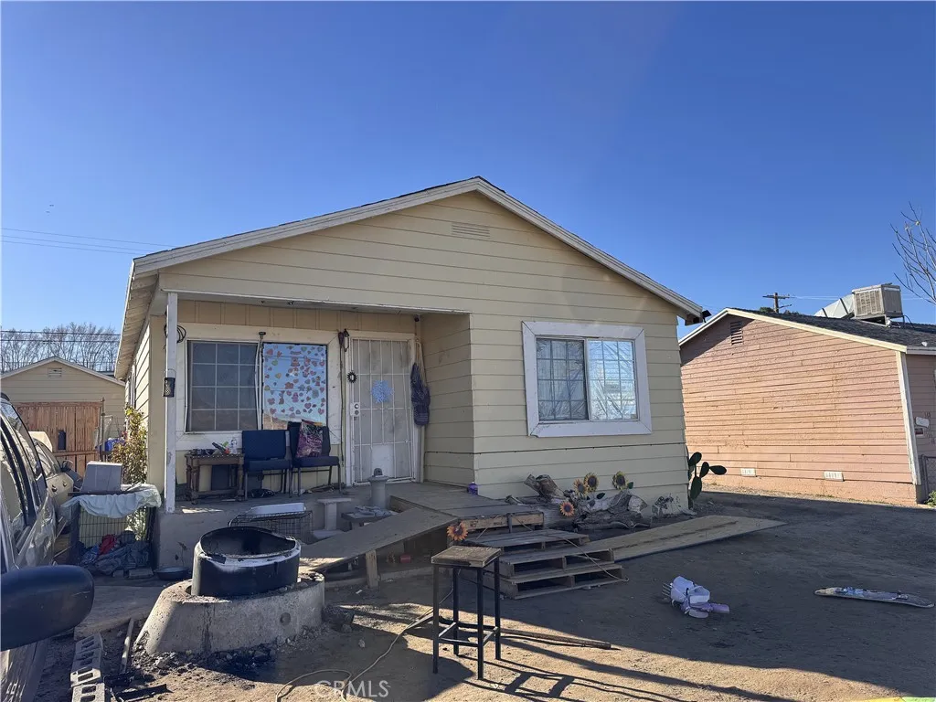 550 W Fredricks, Barstow, California 92311 home-pic-2