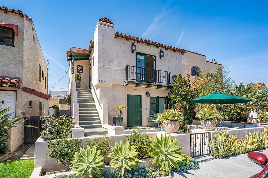 237 Covina, Long Beach, California 90803 home-pic-2