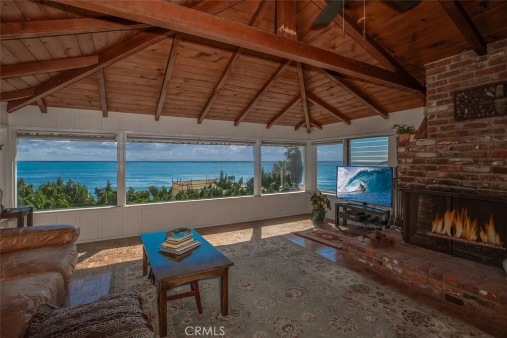 709 Gaviota Drive, Laguna Beach, California 92651 home-pic-10
