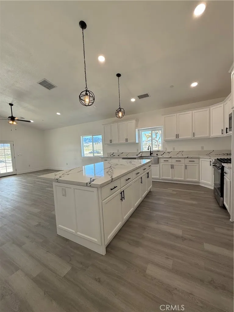 2115 Seville, Pinon Hills, California 92372 home-pic-16