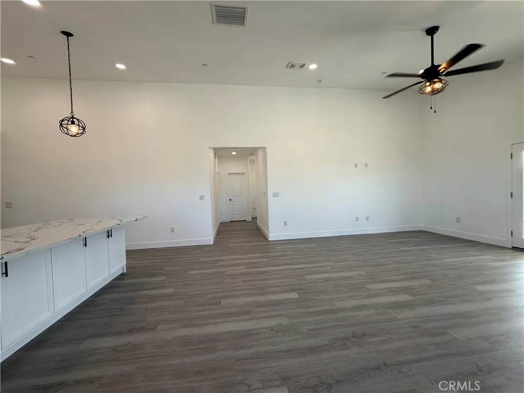 2115 Seville, Pinon Hills, California 92372 home-pic-20