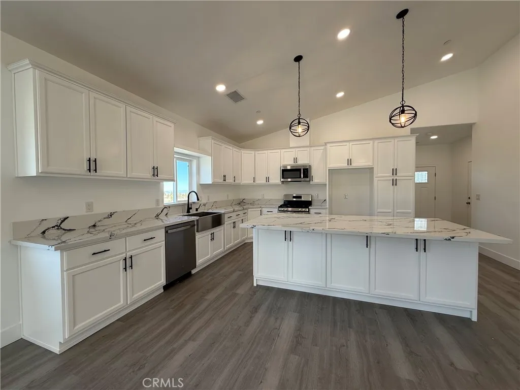 2115 Seville, Pinon Hills, California 92372 home-pic-17