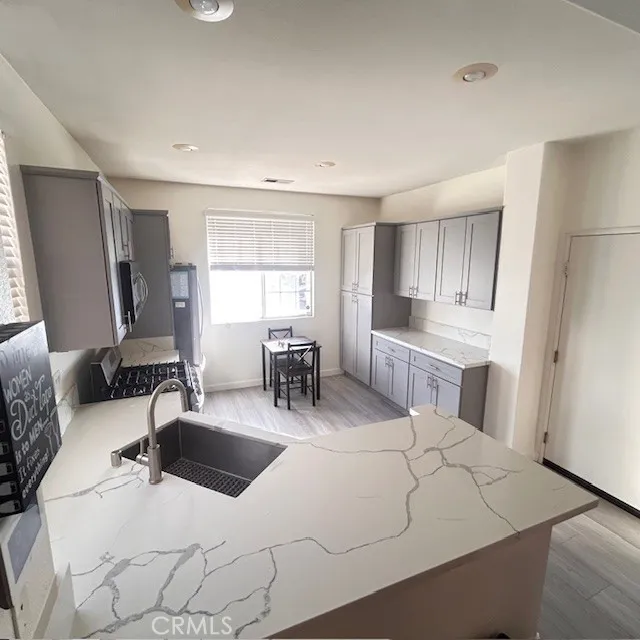 747 Camino De Oro, San Jacinto, California 92583 home-pic-15