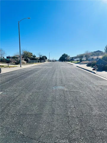 14005 Victoria, Victorville, California 92395