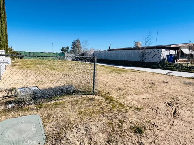 14005 Victoria, Victorville, California 92395