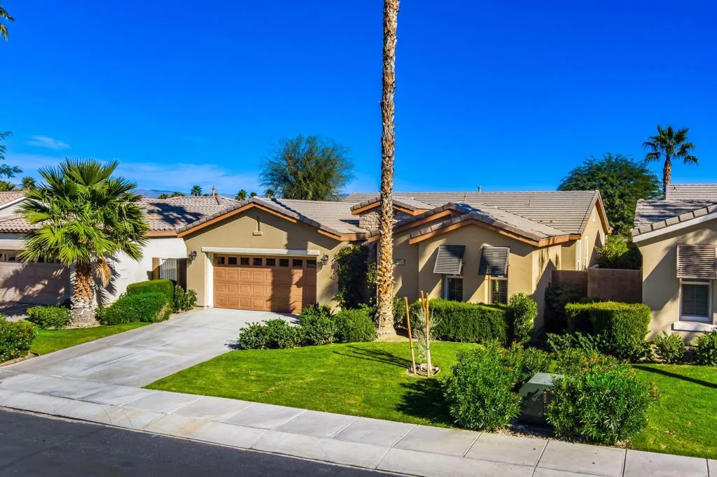 60856 Fire Barrel Drive, La Quinta, California 92253 home-pic-3