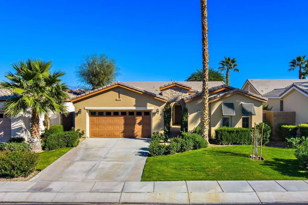 60856 Fire Barrel Drive, La Quinta, California 92253 home-pic-1