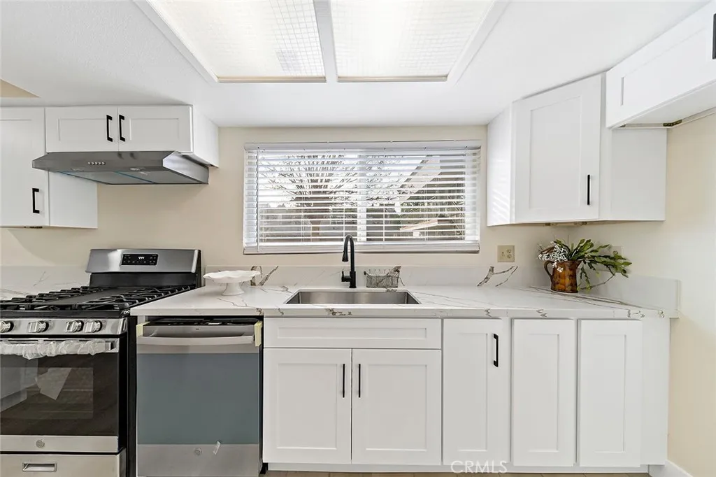195 N Nicholson Avenue, Monterey Park, California 91755 home-pic-8