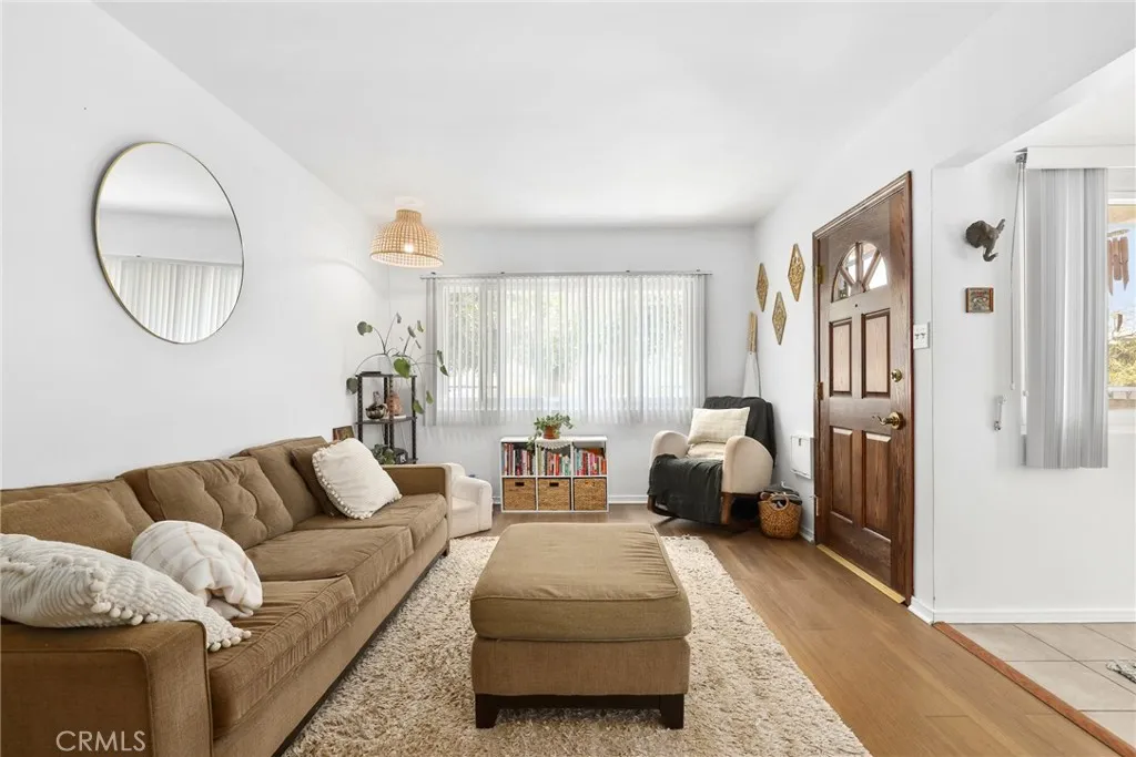 2129 N Pepper Street, Burbank, California 91505 home-pic-10