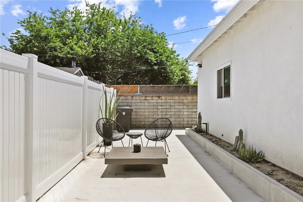 2129 N Pepper Street, Burbank, California 91505 home-pic-39