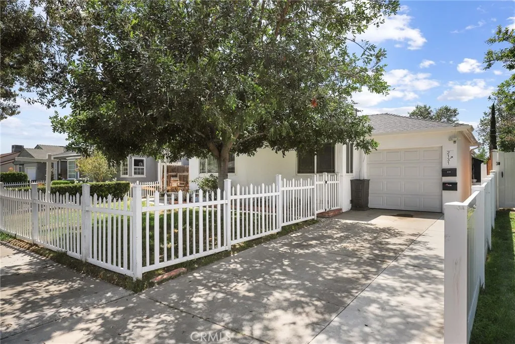 2129 N Pepper Street, Burbank, California 91505 home-pic-54