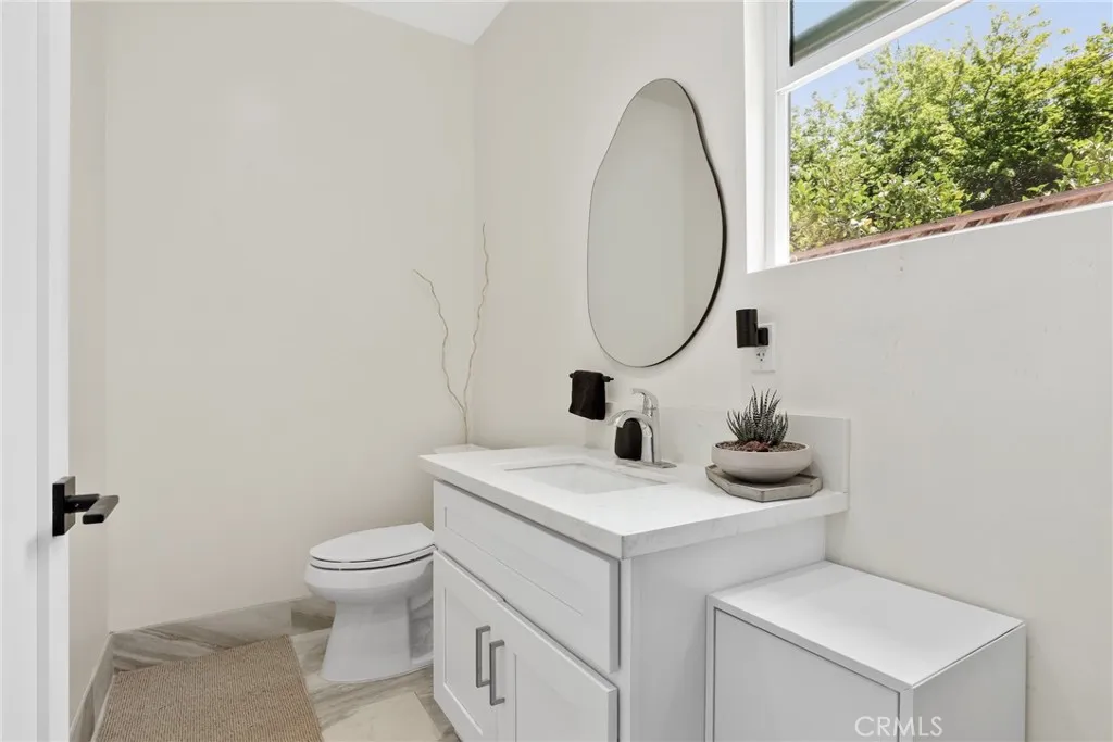 2129 N Pepper Street, Burbank, California 91505 home-pic-31