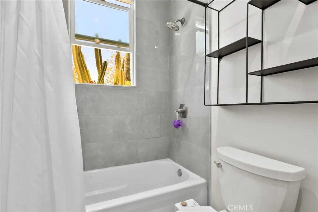 2129 N Pepper Street, Burbank, California 91505 home-pic-36