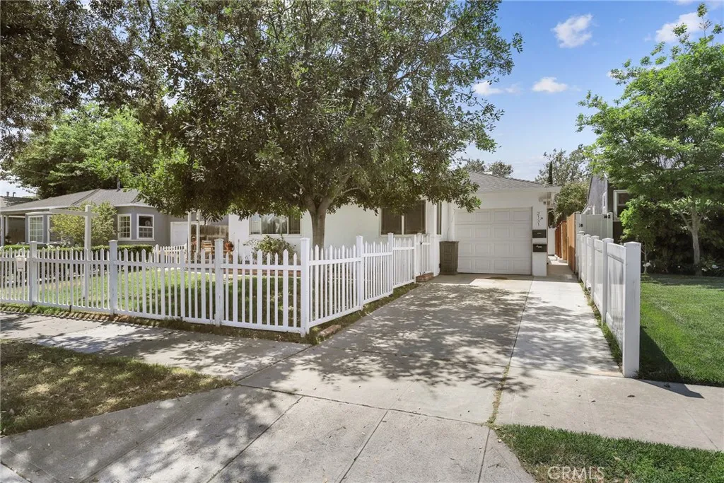 2129 N Pepper Street, Burbank, California 91505 home-pic-55
