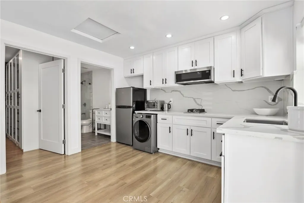 2129 N Pepper Street, Burbank, California 91505 home-pic-48