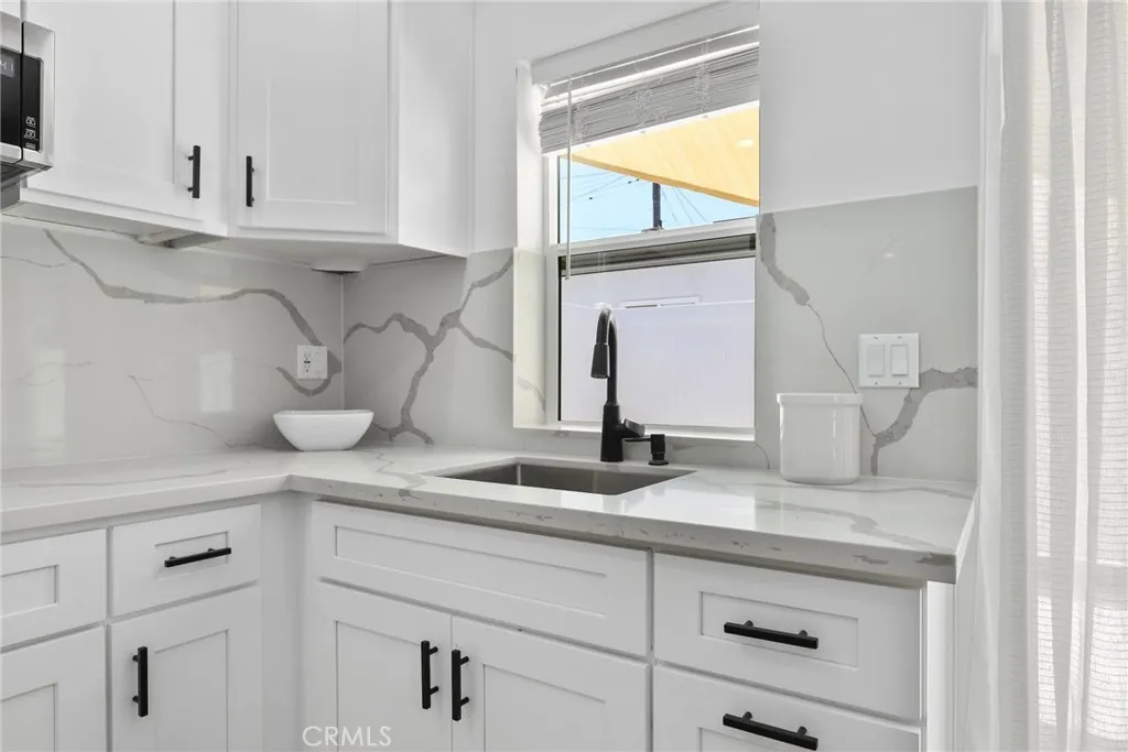 2129 N Pepper Street, Burbank, California 91505 home-pic-47