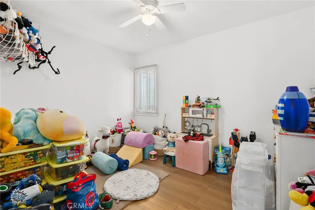 2129 N Pepper Street, Burbank, California 91505 home-pic-22