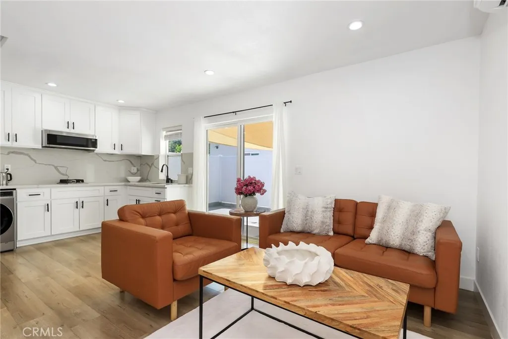 2129 N Pepper Street, Burbank, California 91505 home-pic-44