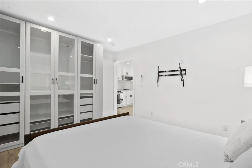 2129 N Pepper Street, Burbank, California 91505 home-pic-49