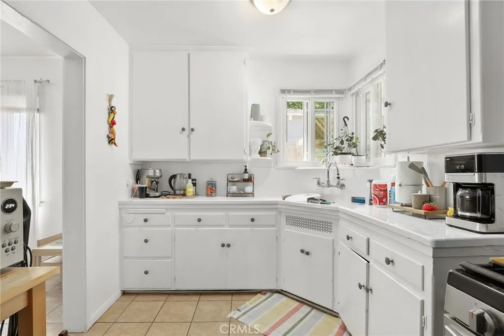 2129 N Pepper Street, Burbank, California 91505 home-pic-17