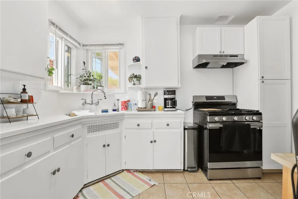 2129 N Pepper Street, Burbank, California 91505 home-pic-16