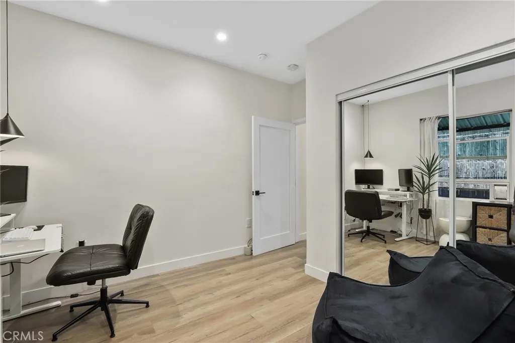 2129 N Pepper Street, Burbank, California 91505 home-pic-34