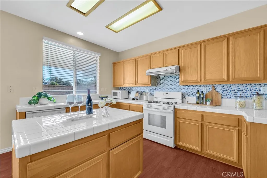 8305 Highridge Place, Rancho Cucamonga, California 91730 home-pic-12
