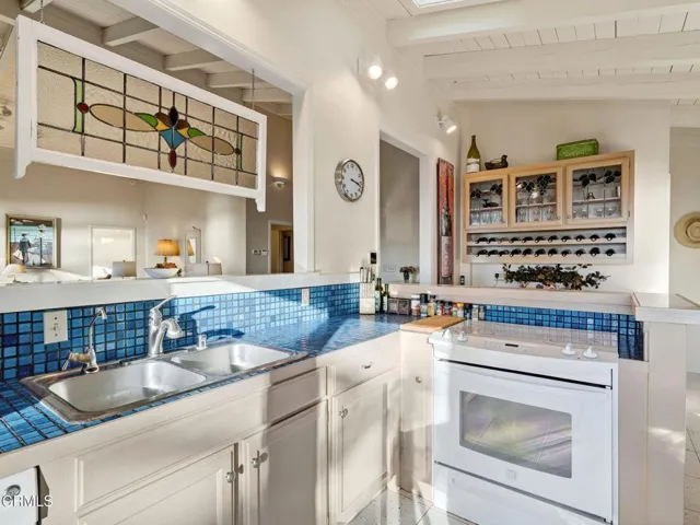 kitchen 61-web-or-mls-DSC02927