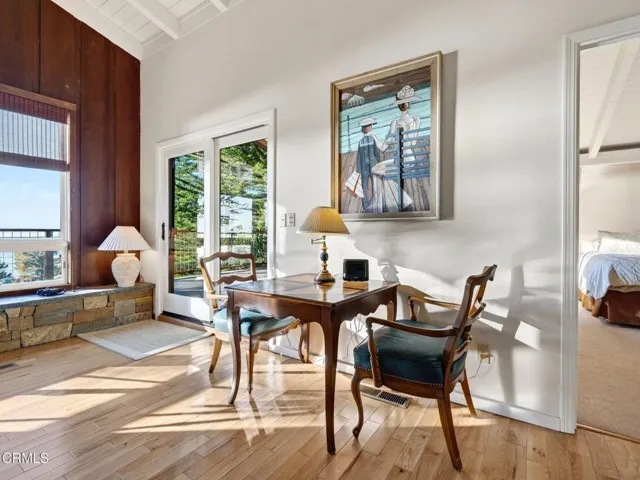 living room 42-web-or-mls-DSC02801