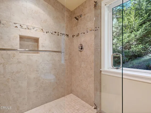 bath primary 36-web-or-mls-DSC02765 (2)