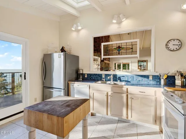 kitchen 59-web-or-mls-DSC02920