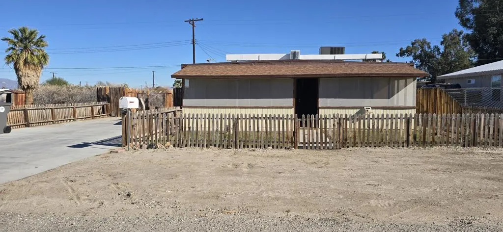 3428 Niland Avenue, Thermal, California 92274 home-pic-4