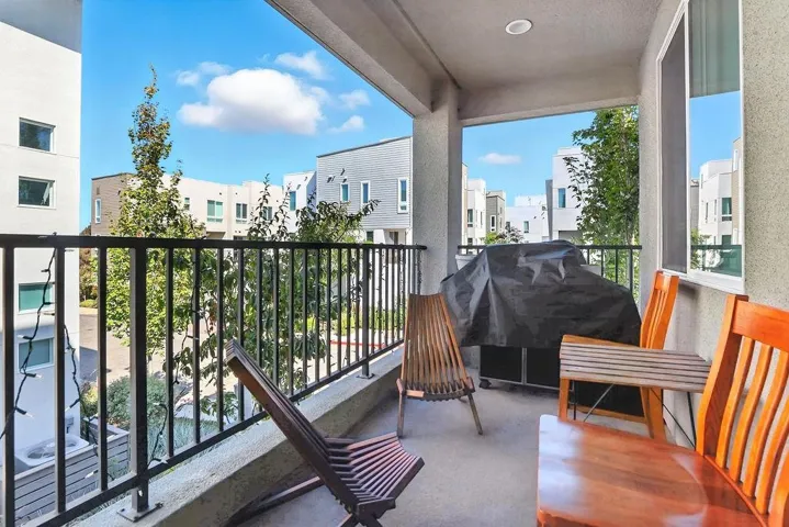 Balcony with grilling area