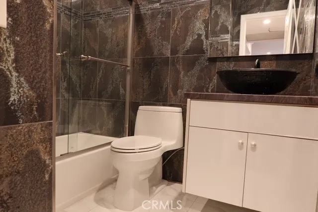1236 N Columbus 16, Glendale, California 91202 home-pic-11