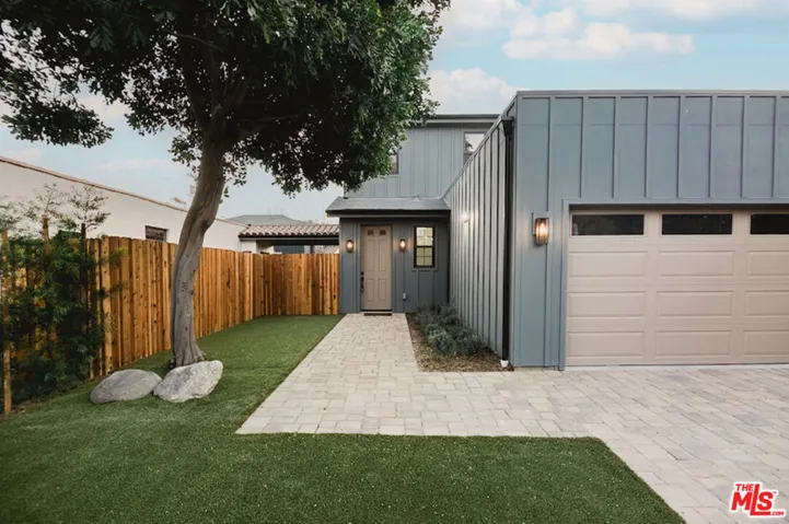 11026 Hortense Street 4, North Hollywood, California 91602