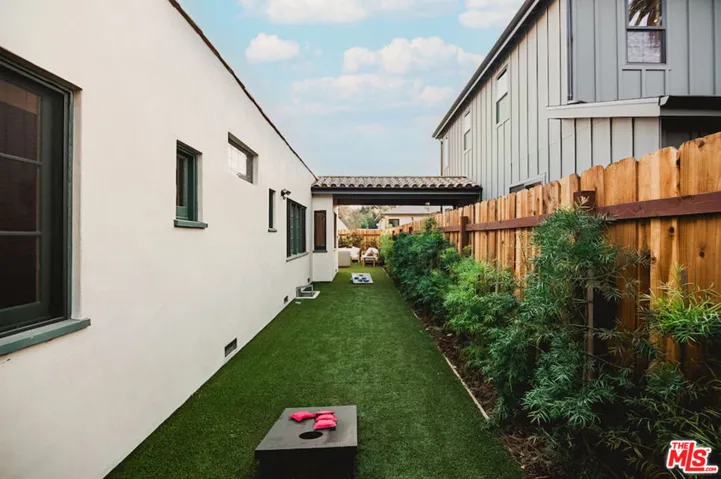 11026 Hortense Street 4, North Hollywood, California 91602