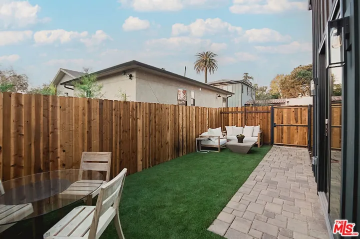 11026 Hortense Street 4, North Hollywood, California 91602