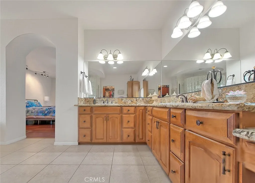 7821 Lyons, Hesperia, California 92345 home-pic-40