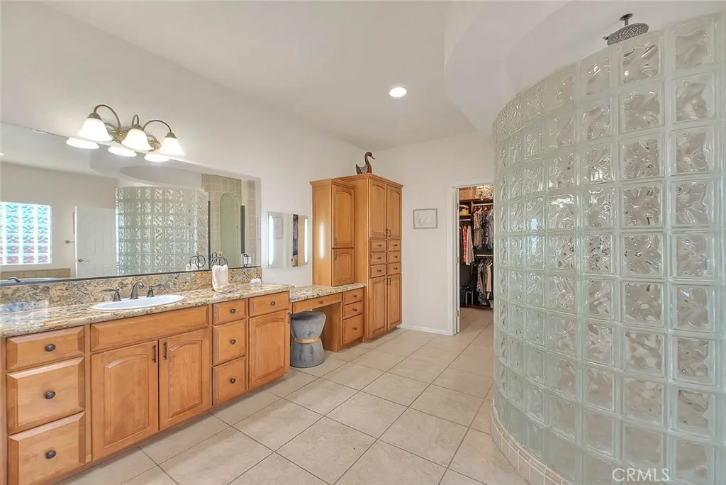 7821 Lyons, Hesperia, California 92345 home-pic-35