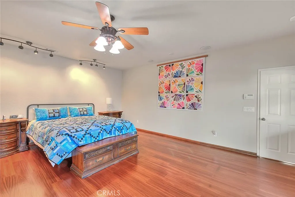 7821 Lyons, Hesperia, California 92345 home-pic-24