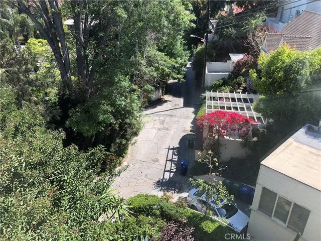 Front bdrm sun porch street view