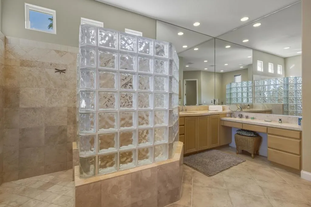 81675 Tiburon Drive, La Quinta, California 92253 home-pic-37