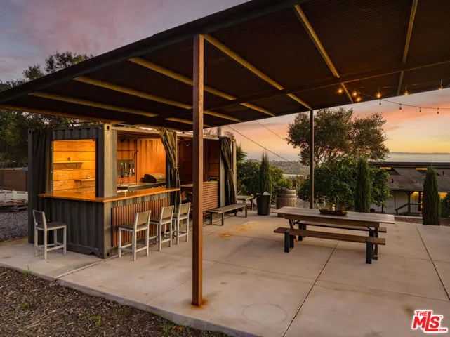 Entertain with Views